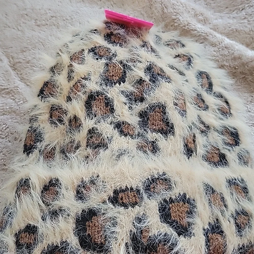 WINTER HAT - Picture 4 of 4